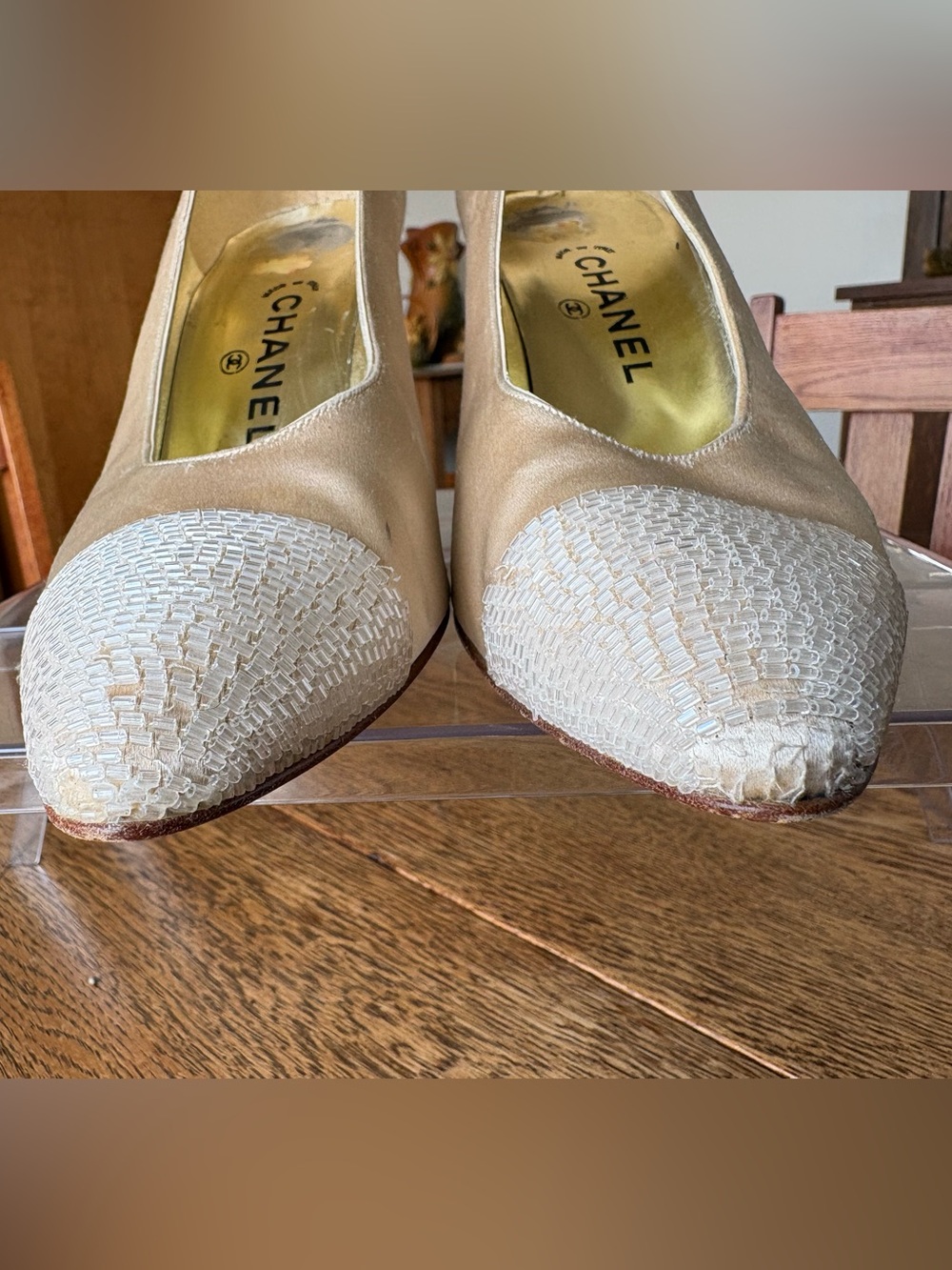 CHANEL Vintage Cream Satin Pointed Toe Pumps with Textured Cap Size 39 EU/8.5 US - Picture 6 of 16